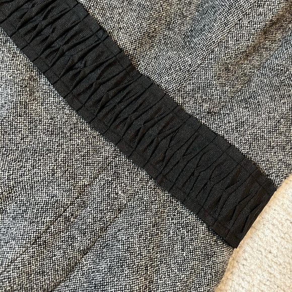 NOT FOR SALE Banana Republic gray and black lined stretch v-neck dress - Picture 5 of 11